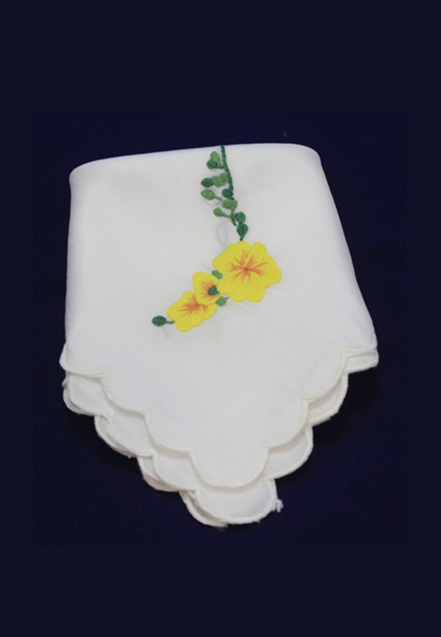 Khăn Tay Lụa Thêu Mai Vàng