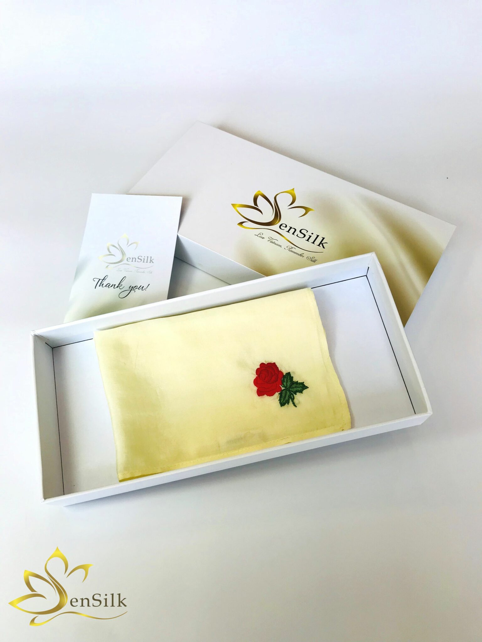 Khăn Tay Lụa Thêu Hoa Hồng SenSilk (Vàng)