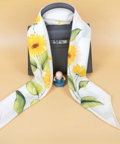 Khăn Vuông Vẽ Tay Hướng Dương - Quà Lưu Niệm Việt