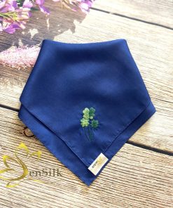 Khăn Lụa Thêu Cỏ 4 Lá - Quà Tặng May Mắn