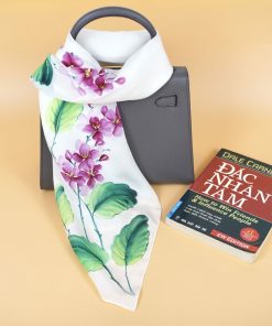 Khăn Lụa Cao Cấp Vẽ Tay Hoa Bằng Lăng – Silk Painting