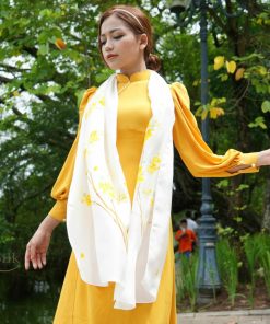 Khăn Quàng Cổ Lụa Tơ Tằm Vẽ Tay Hoa Mai SenSilk