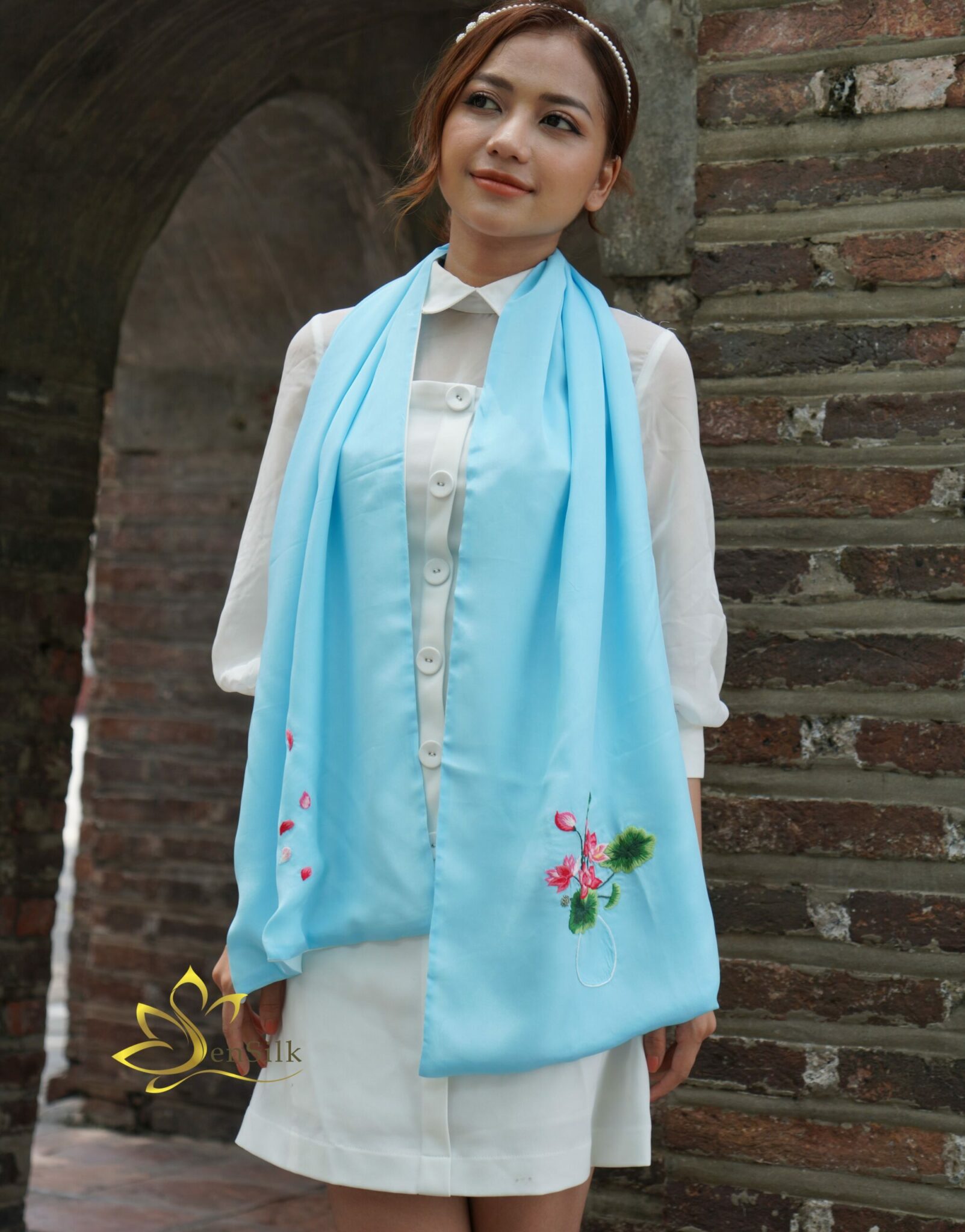 Khăn Thêu Lụa 2 Màu Sen 2MT001 - 2 Color Silk Embroidery