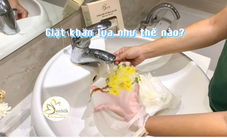Khăn Lụa Tơ Tằm Vẽ Tay được tạo ra như thế nào?