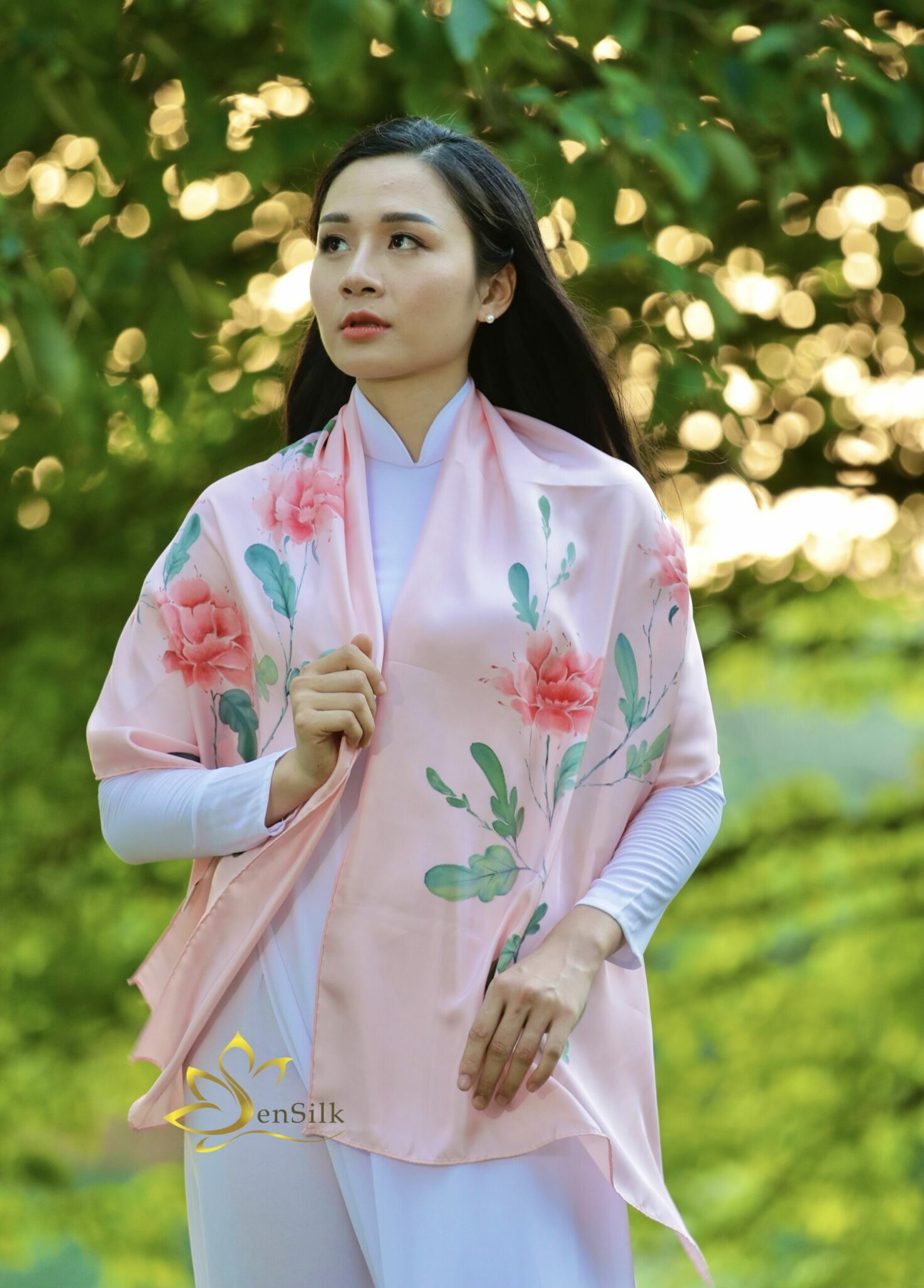 Art of Silk - Khăn Lụa Vẽ Hoa Mẫu Đơn SenSilk - Quà Việt Nam Handmade