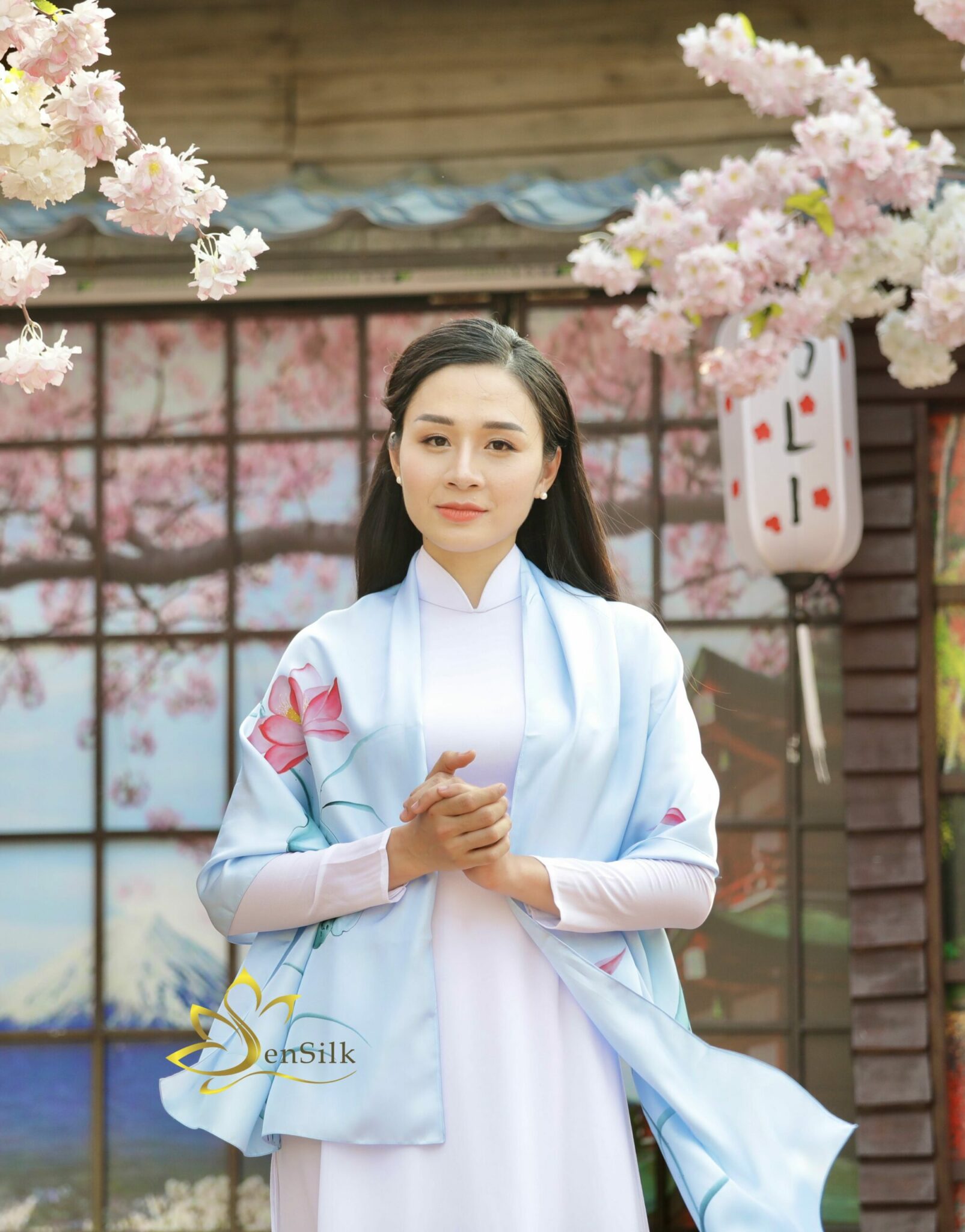 Khăn Lụa Cao Cấp Vẽ Tay Hoa Sen Việt Nam - Top 1 Silk Gift