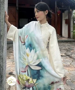 Bề mặt lụa tơ tằm 100% óng ả sau khi in kỹ thuật số hoa sen Sen Sương Mai