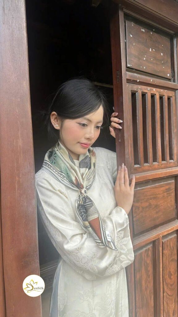 Khăn Lụa Tơ Tằm Cao Cấp