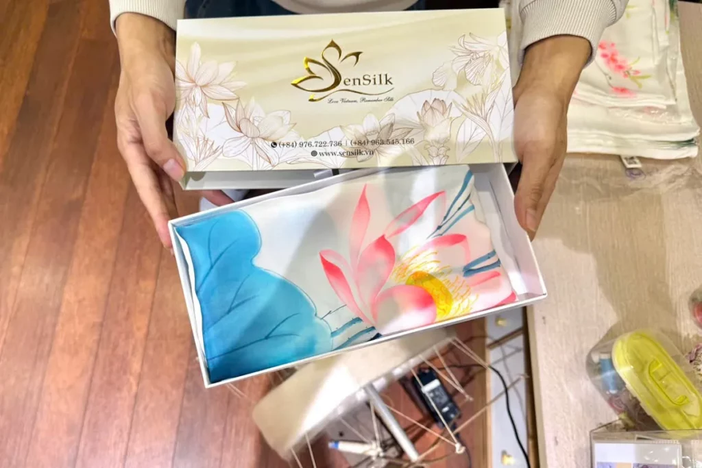 Sản phẩm khăn lụa SenSilk được khách hàng lựa chọn
