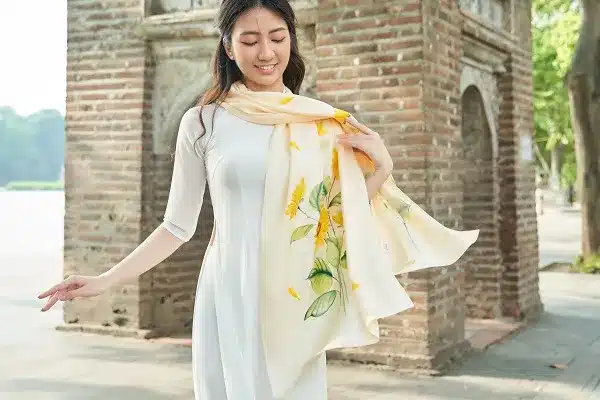 Khăn lụa vẽ tay cao cấp SenSilk – tác phẩm nghệ thuật thủ công