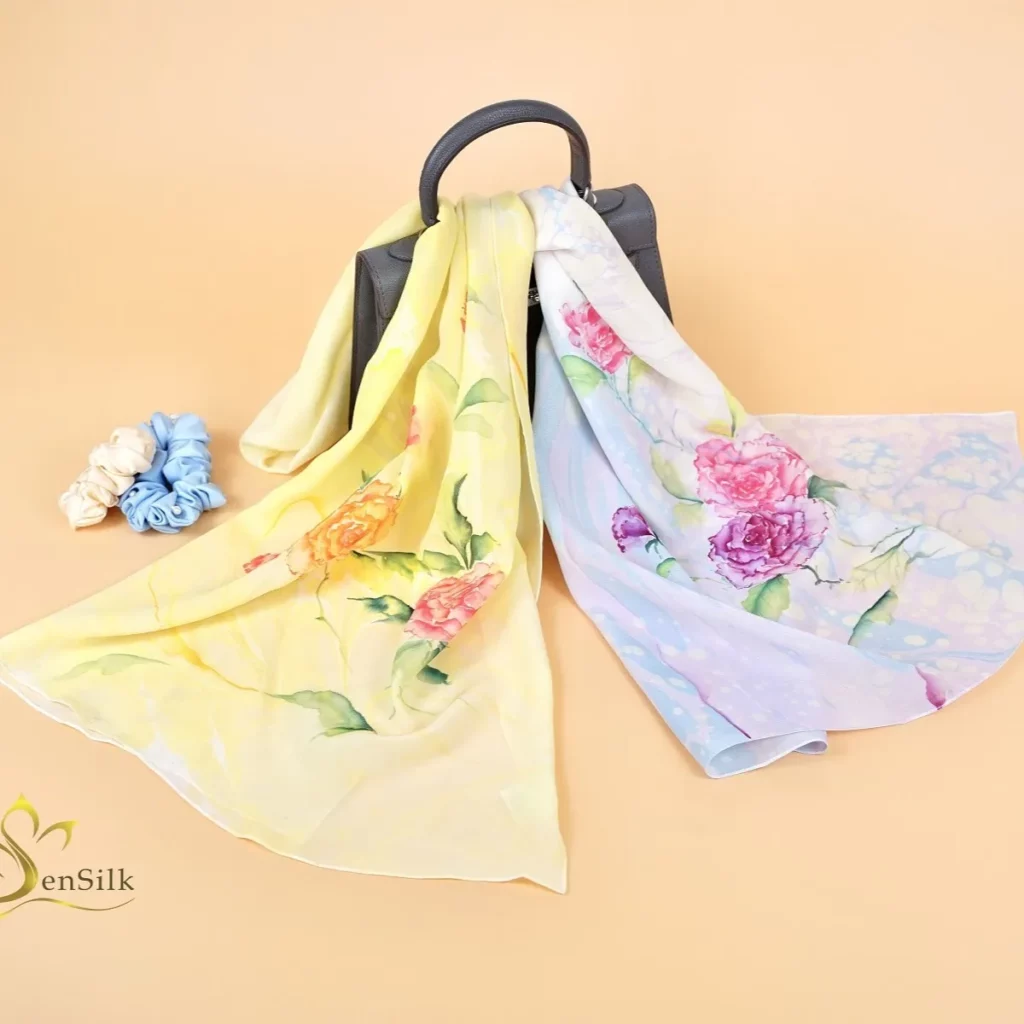 Khăn lụa vẽ tay kết hợp kỹ thuật nhuộm thủy ấn thủ công SenSilk
