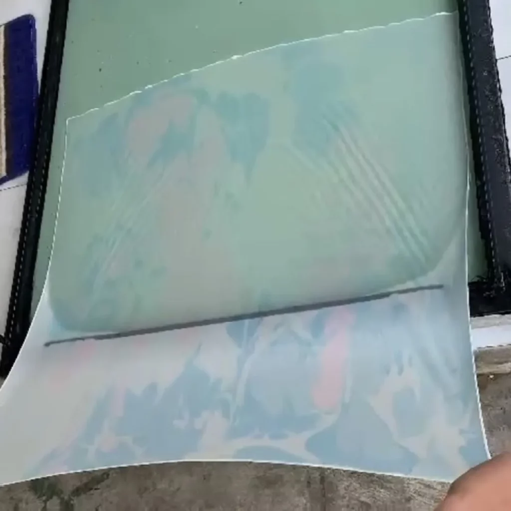 Kỹ thuật nhuộm thủy ấn trên lụa tơ tằm tạo hiệu ứng màu tự nhiên