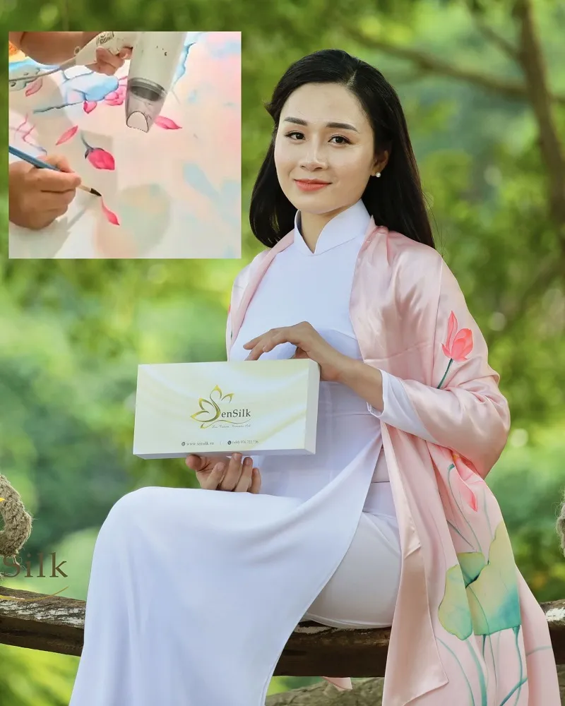 Khăn lụa tơ tằm vẽ tay nghệ thuật SenSilk họa tiết hoa sen thủ công cao cấp dành làm quà tặng tinh tế