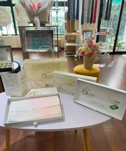Hộp quà khăn lụa cao cấp SenSilk dùng làm quà tặng sang trọng