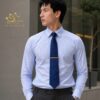 Quý ông mặc sơ mi phối cà vạt nam cao cấp SenSilk phong cách business luxury hiện đại