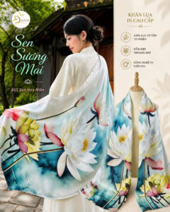 Người mẫu choàng khăn lụa tơ tằm Sen Sương Mai SenSilk với họa tiết sen trắng trên nền xanh ngọc thanh khiết