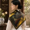 Người mẫu quàng khăn lụa Nét Việt họa tiết di sản văn hóa Việt Nam